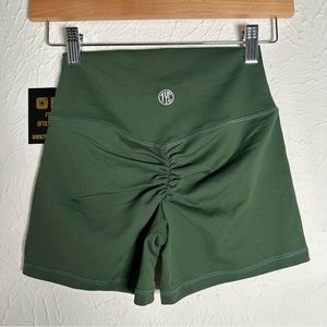 TYC XS Hunter Green Buttery Soft Scrunch Shorts NWT